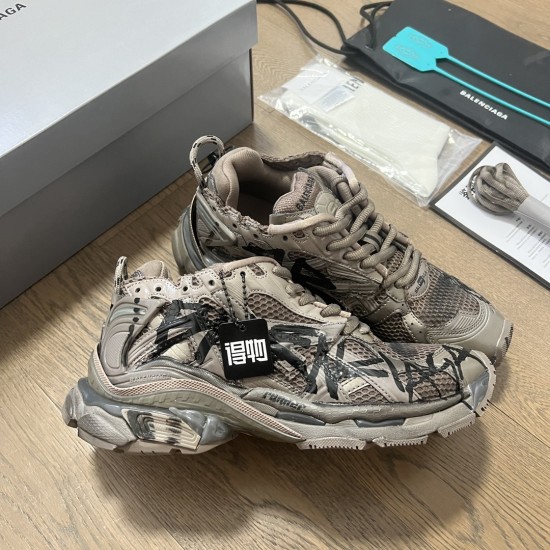 Balenciaga Runner Sneaker