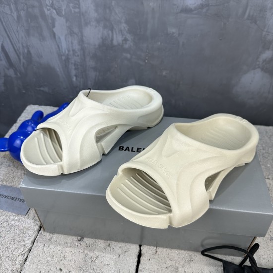 BALENCIAGA Mold Closed Rubber Sandals 