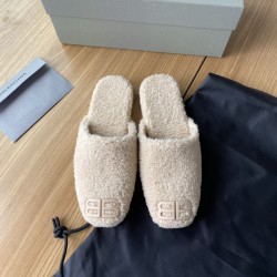 Balenciaga slippers