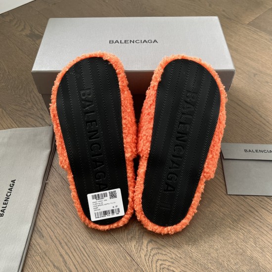Balenciaga slippers Balenciaga slippers