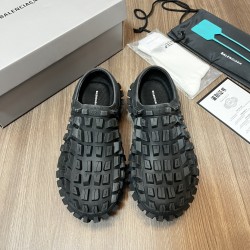 Balenciaga slippers