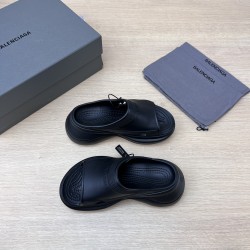 Balenciaga slippers