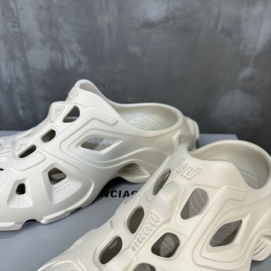 BALENCIAGA Mold Closed Rubber Sandals 