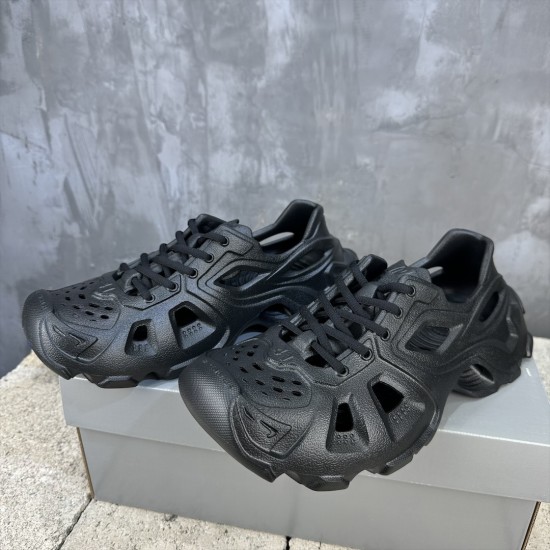 BALENCIAGA Mold Closed Rubber Sandals 