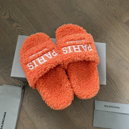 Balenciaga slippers Balenciaga slippers
