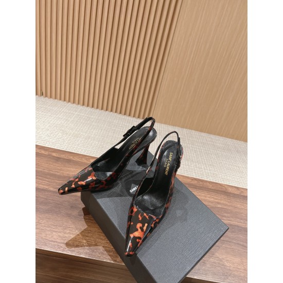 YSL PUMPS