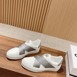 GIVENCHY Sneakers
