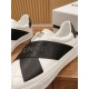 GIVENCHY Sneakers