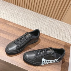 GIVENCHY Sneakers