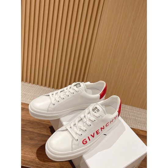 GIVENCHY Sneakers