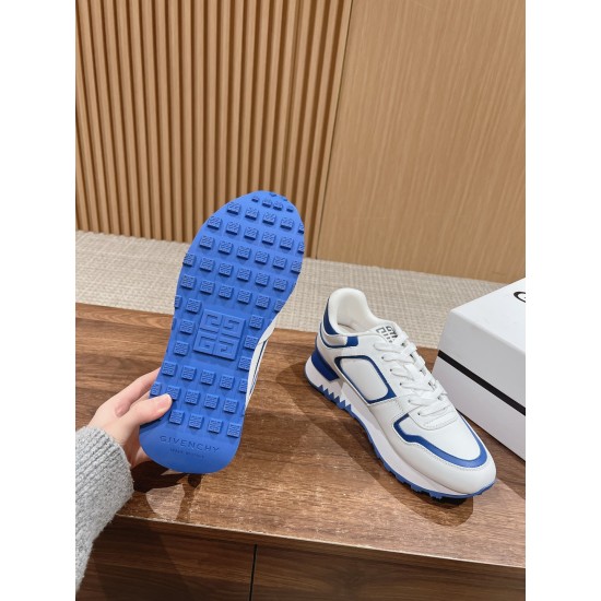 GIVENCHY Sneakers