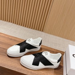 GIVENCHY Sneakers