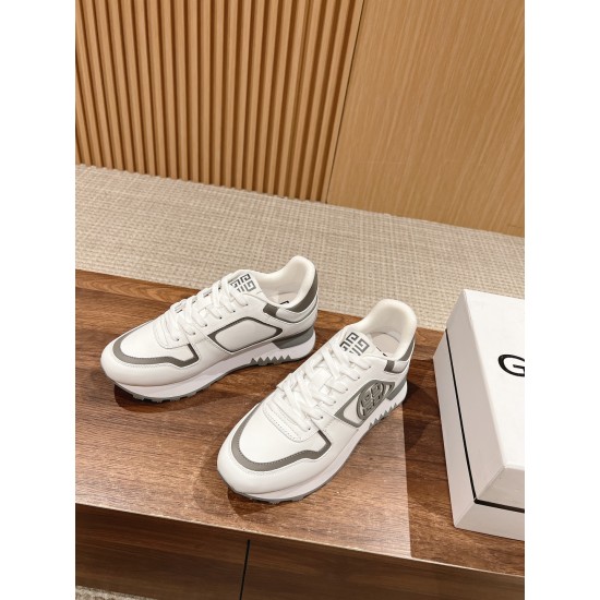GIVENCHY Sneakers