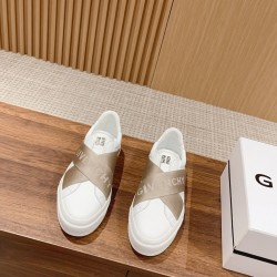 GIVENCHY Sneakers