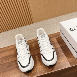 GIVENCHY Sneakers