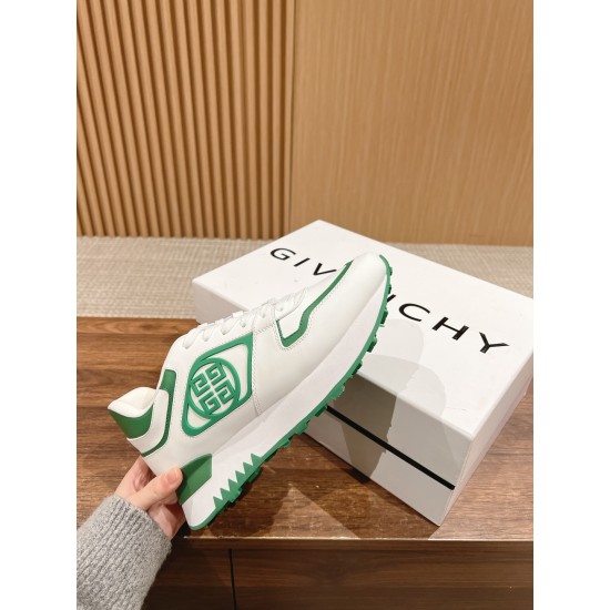 GIVENCHY Sneakers