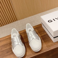 GIVENCHY Sneakers