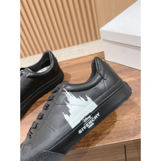 GIVENCHY Sneakers