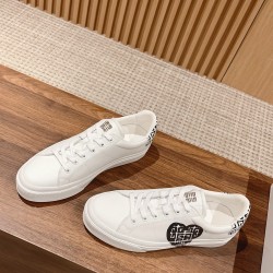 GIVENCHY Sneakers