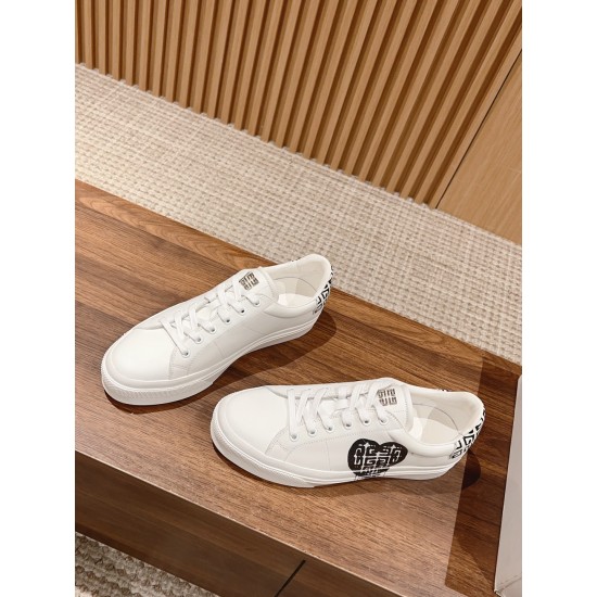 GIVENCHY Sneakers