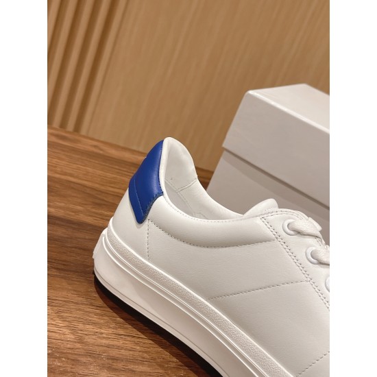 GIVENCHY Sneakers