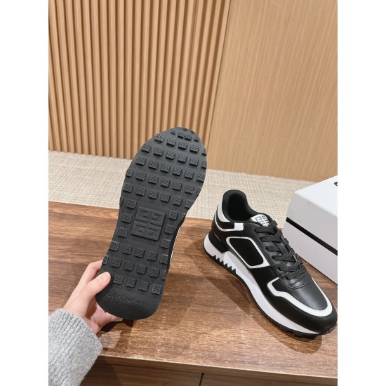 GIVENCHY Sneakers