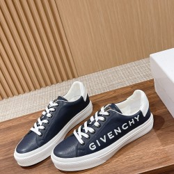 GIVENCHY Sneakers