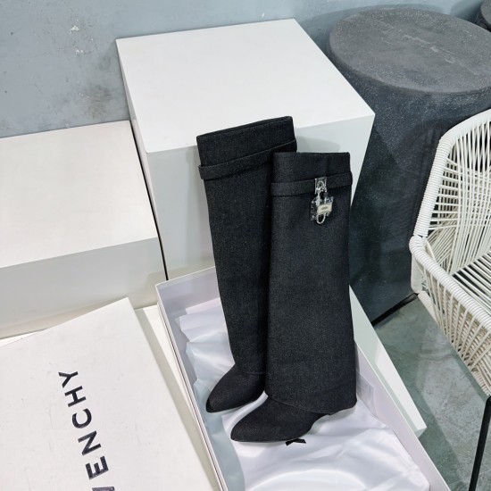 Givenchy Shark Lock ankle boots in leather