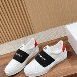 GIVENCHY Sneakers