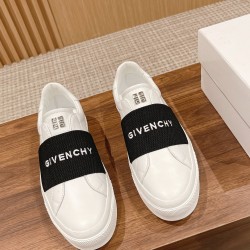 GIVENCHY Sneakers