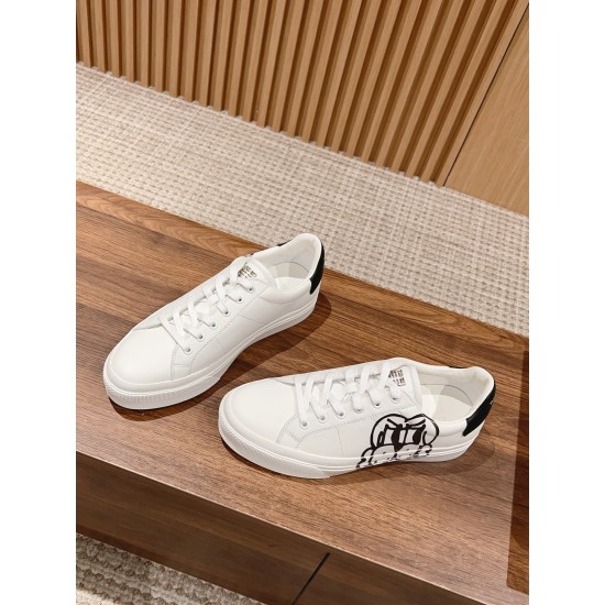 GIVENCHY Sneakers
