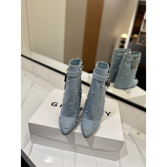 Givenchy Shark Lock ankle boots in leather