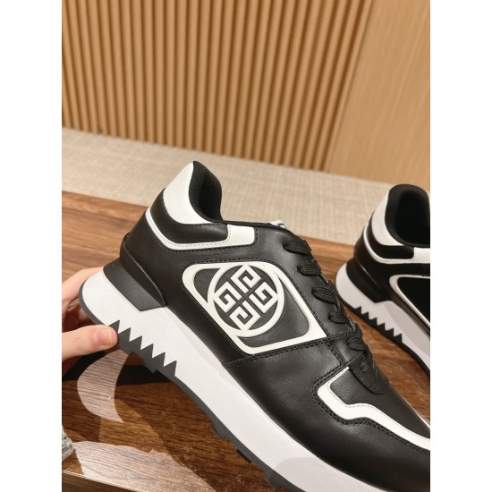 GIVENCHY Sneakers