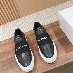 GIVENCHY Sneakers