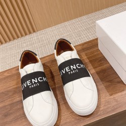 GIVENCHY Sneakers