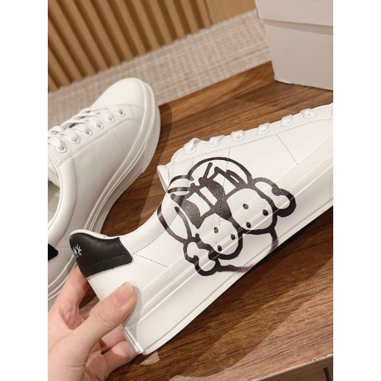 GIVENCHY Sneakers