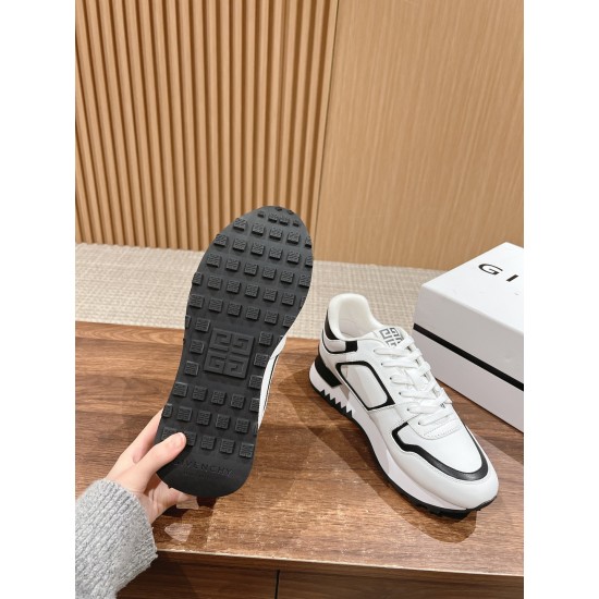 GIVENCHY Sneakers