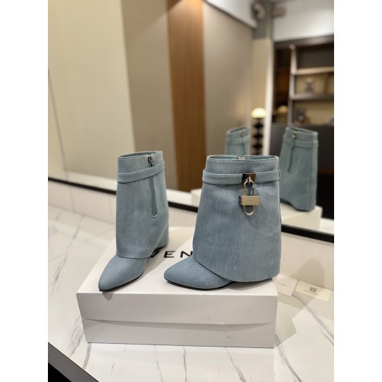 Givenchy Shark Lock ankle boots in leather