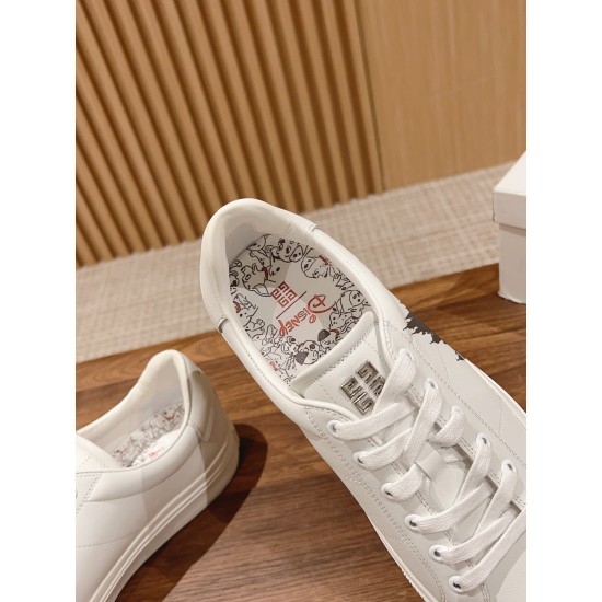 GIVENCHY Sneakers