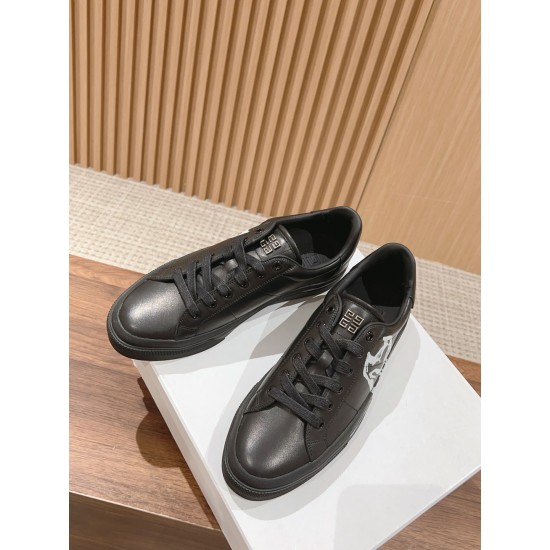 GIVENCHY Sneakers