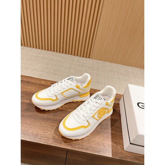 GIVENCHY Sneakers