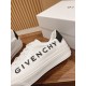 GIVENCHY Sneakers