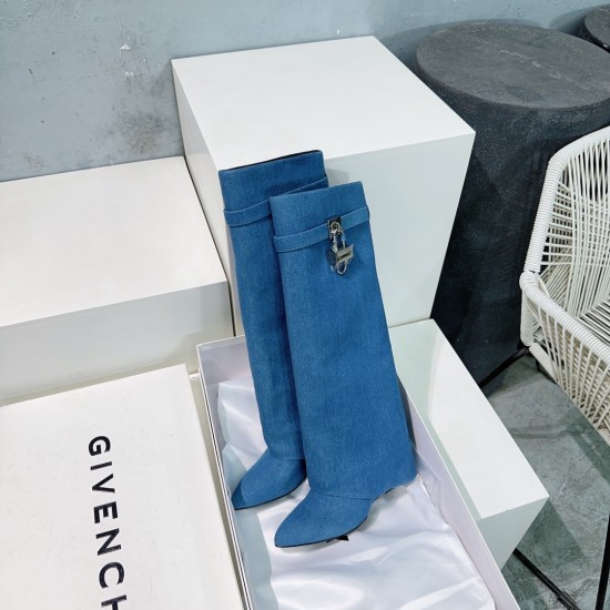 Givenchy Shark Lock ankle boots in leather