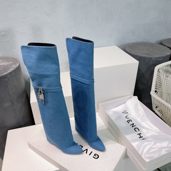 Givenchy Shark Lock ankle boots in leather