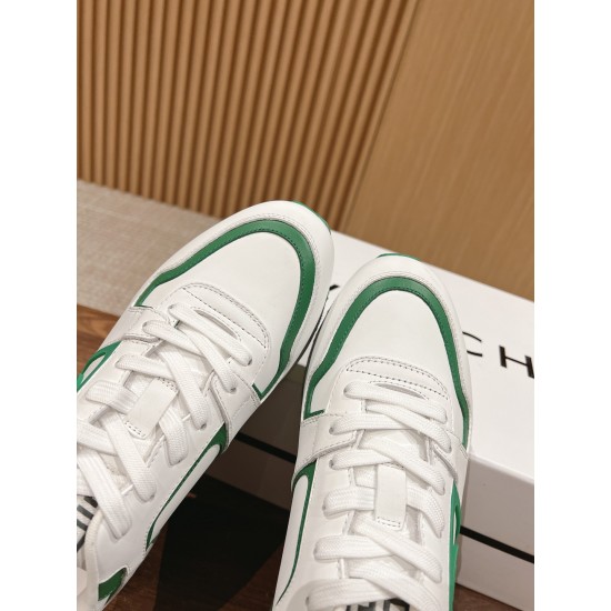 GIVENCHY Sneakers