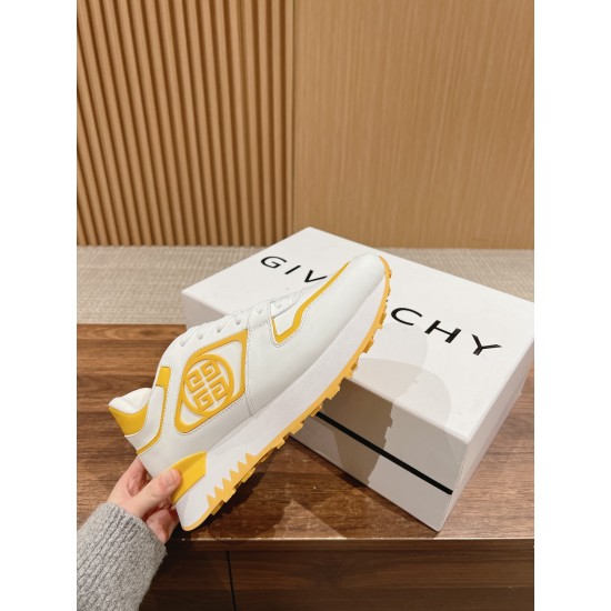 GIVENCHY Sneakers