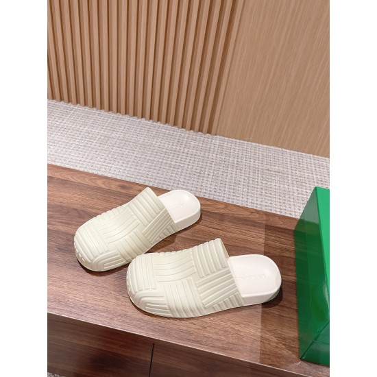 Bottega Veneta BV Flat Slippers