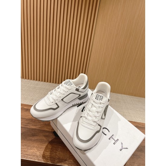 GIVENCHY Sneakers