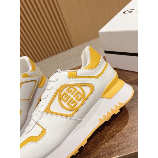 GIVENCHY Sneakers