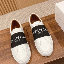 GIVENCHY Sneakers